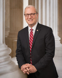 Official portrait of senator Kevin  Cramer